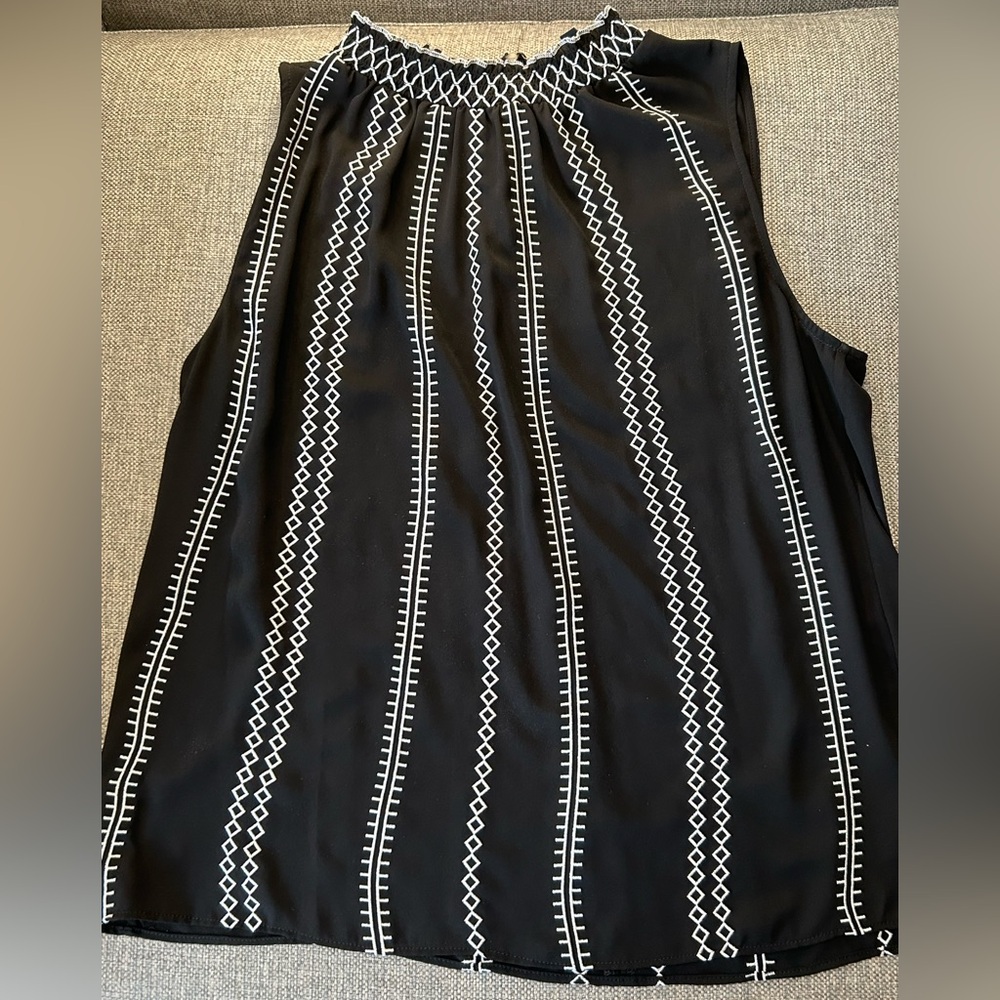 White House Black Market Black Sleeveless Blouse with White Geometric Pattern